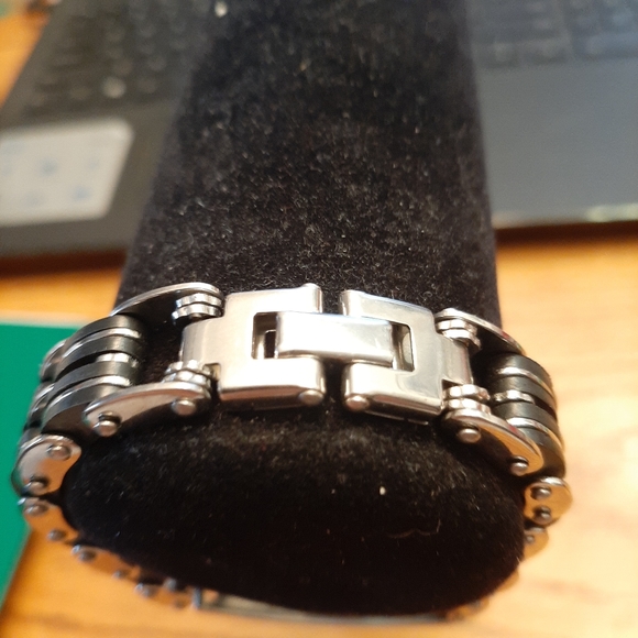 Man's Jewelry - Picture 7 of 7